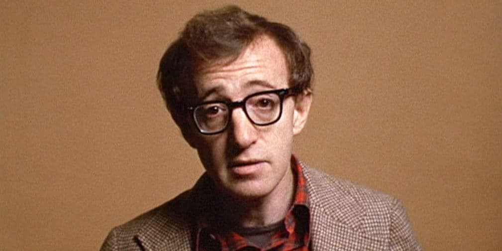 8. Woody Allen: Su obsesión es con la muerte, una vez dijo: no es que tenga miedo a morir, solo no deseo estar allí cuando ocurra.
