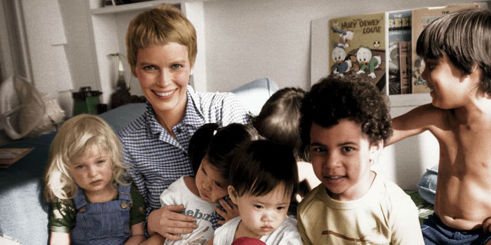 6. Mia Farro: La ex de Woody Allen, quien tiene 14 hijos en total, diez de los cuales son adoptados.