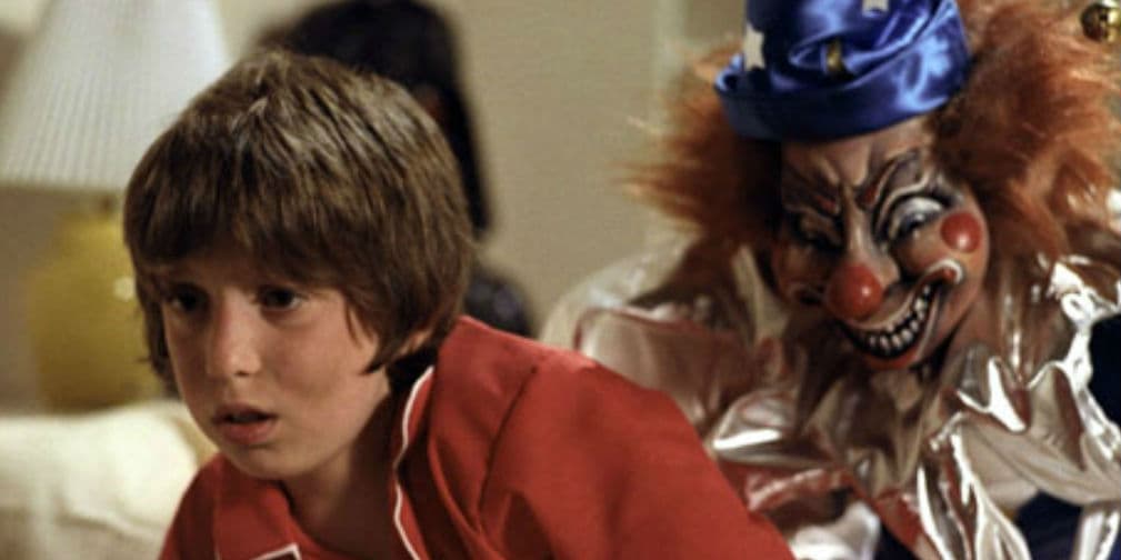 El payaso de Poltergeist confirmó que siempre debes revisar abajo de tu cama antes de irte a dormir.