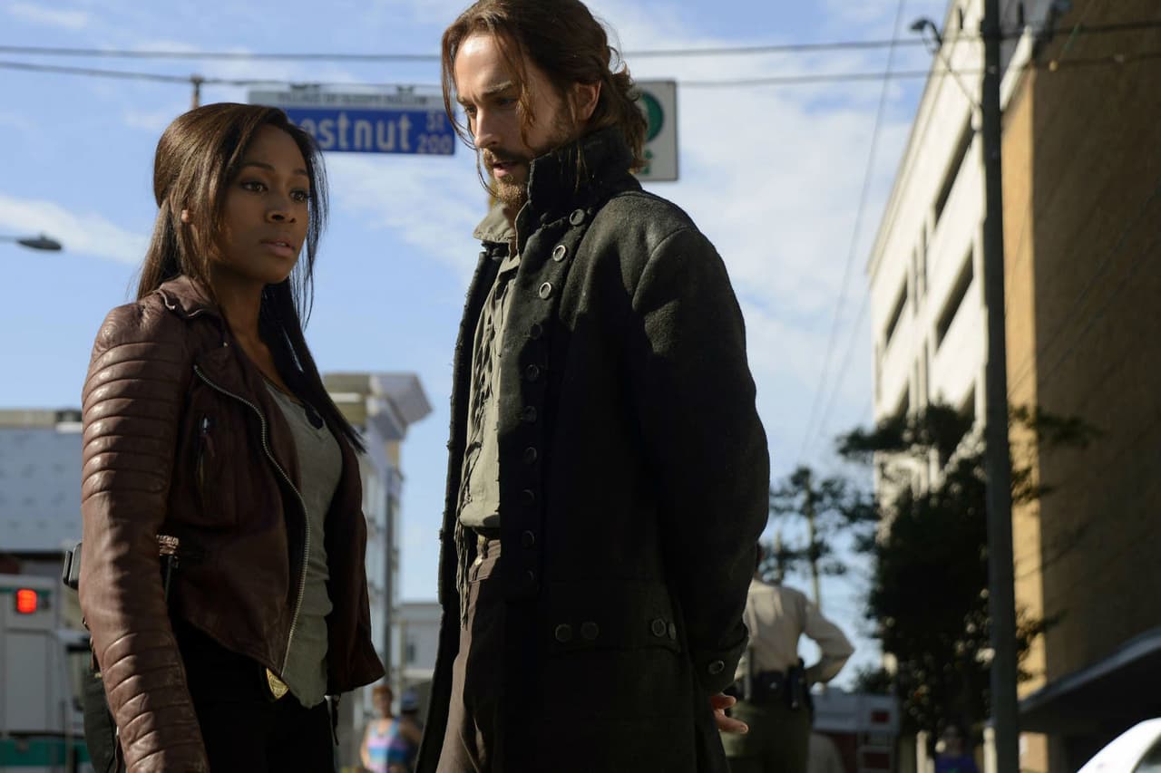 La serie es protagonizada por Tom Mison y Nicole Beharie y fue estrenada el 16 de septiembre de 2013.