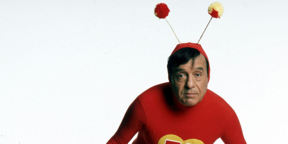 2. Roberto Gómez Bolaños, conocido como Chespirito, creador del Chavo del 8 y El Chapulín Colorado.