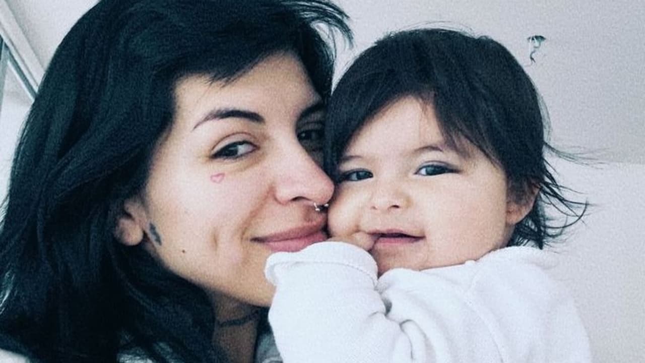 Cazzu despotrica contra las redes sociales y revela cómo quiere criar a su hija