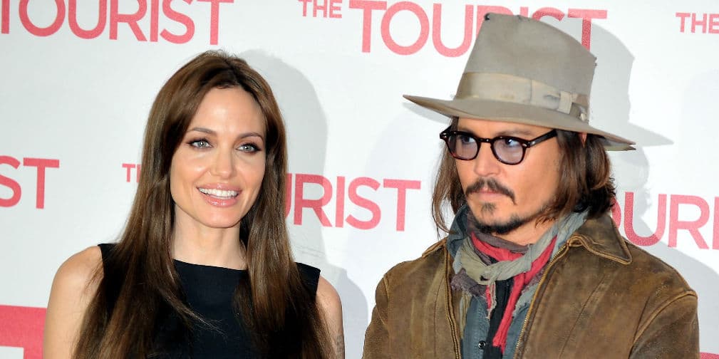 1. Angelina Jolie y Johnny Depp en El Turista: El romance en este film fue totalmente forzado, ¡nadie les creyó!