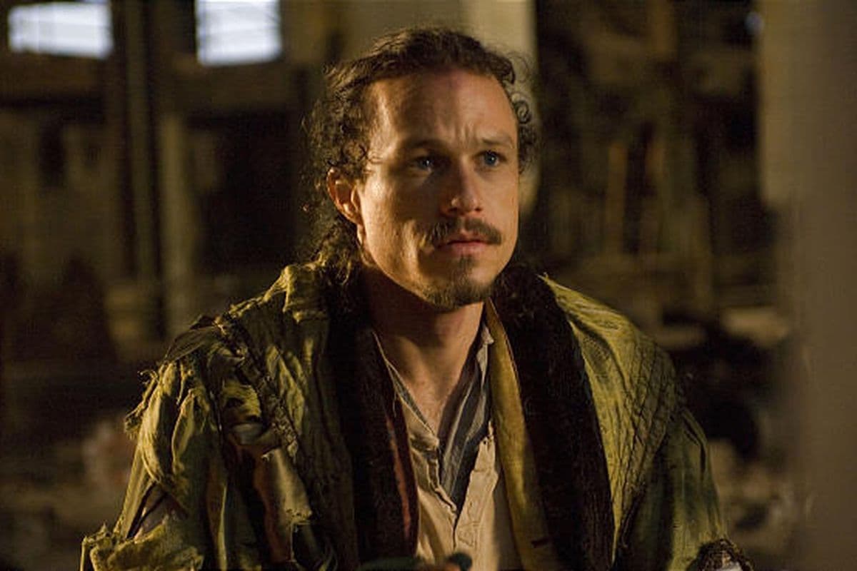 Heath Ledger murió a mitad del rodaje de El Imaginario Mundo del Doctor Parnassus. Parecía que la cinta quedaría inconclusa, pero Johnny Depp, Jude Law y Colin Farrell entraron al quite para completarla.