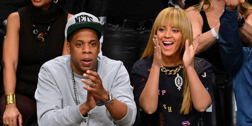 4. Jay Z: Trata de ir a todos los partidos con Beyoncé, y él mismo diseñó el logo de sus nuevos Brooklyn Nets.