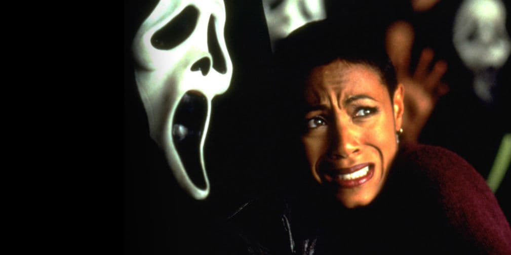 15. Scream 2: Laurie Metcalf fue la responsable de los asesinatos en esta secuela de Grita Antes de Morir.