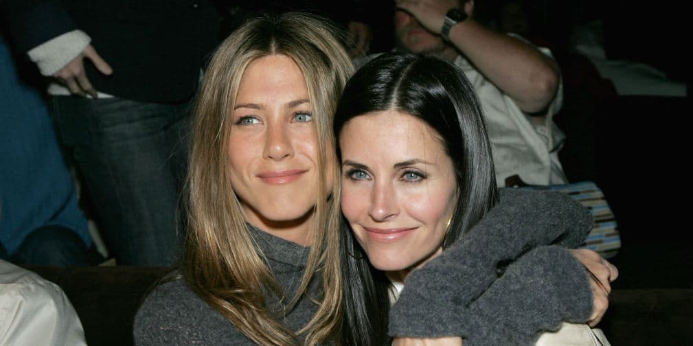 10. Jennifer Aniston y Courteney Cox: Ellas sí que se tomaron en serio lo de Friends, ya que son inseparables desde entonces.