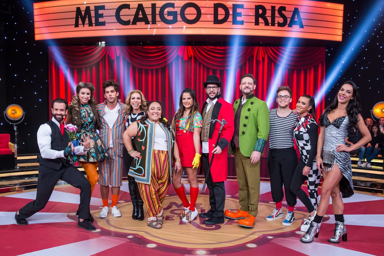 La Familia Disfuncional la invitada vestidos para este capítulo especial.