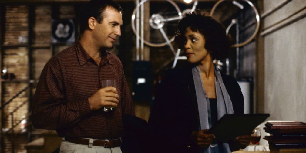 10.- Whitney Houston: Sin duda lo más exitoso de esta cinta con Kevin Costner fue el soundtrack de la peli.