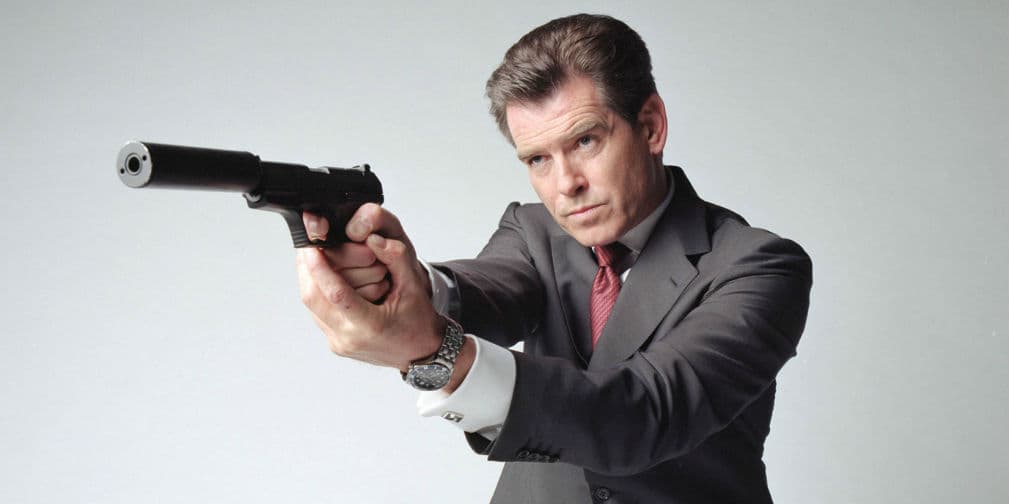7. Pierce Brosnan (1995,2002): Dicen que fue de los mejores, un balance entre el irónico Moore y el duro Dalton.
