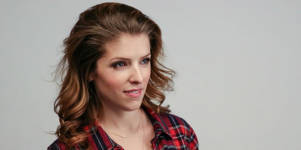2. Anna Kendrick: Durante la filmación de Drinking Buddies, los actores se la pasaron tomando cerveza.