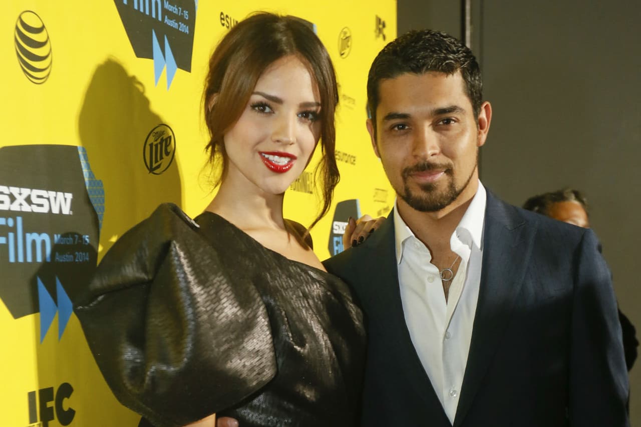 Salma Hayek saltó a la fama en From Dusk til Dawn, ¡ahora es el turno de Eiza González como vampira!