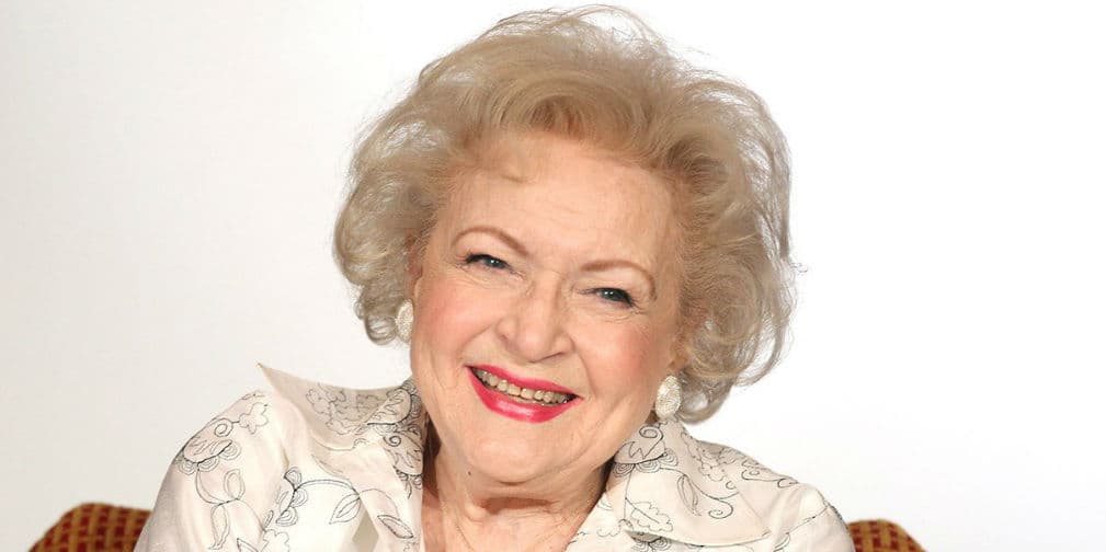 8. Betty White (The Golden Girls, Hot in Cleveland): Ha estado en la televisión desde 1939, todo un icono.