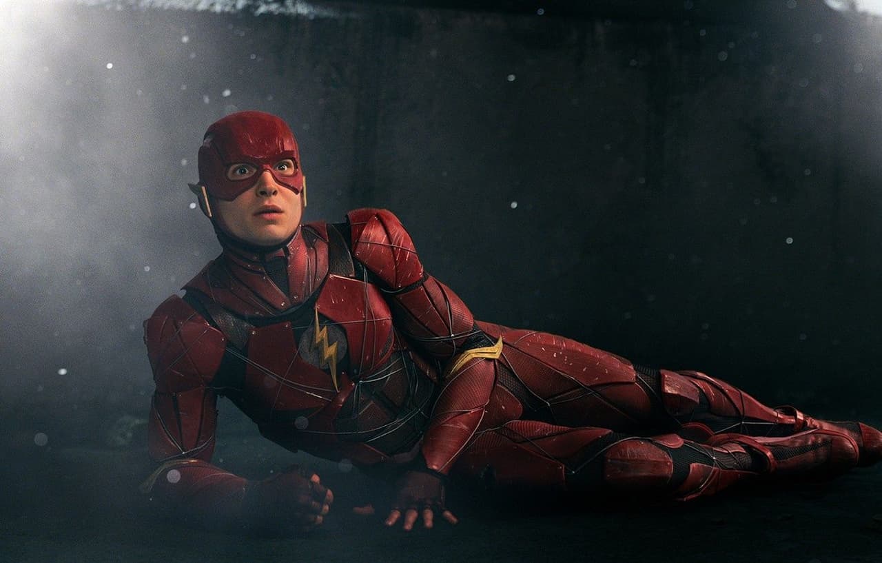 Ezra Miller ya no será Flash