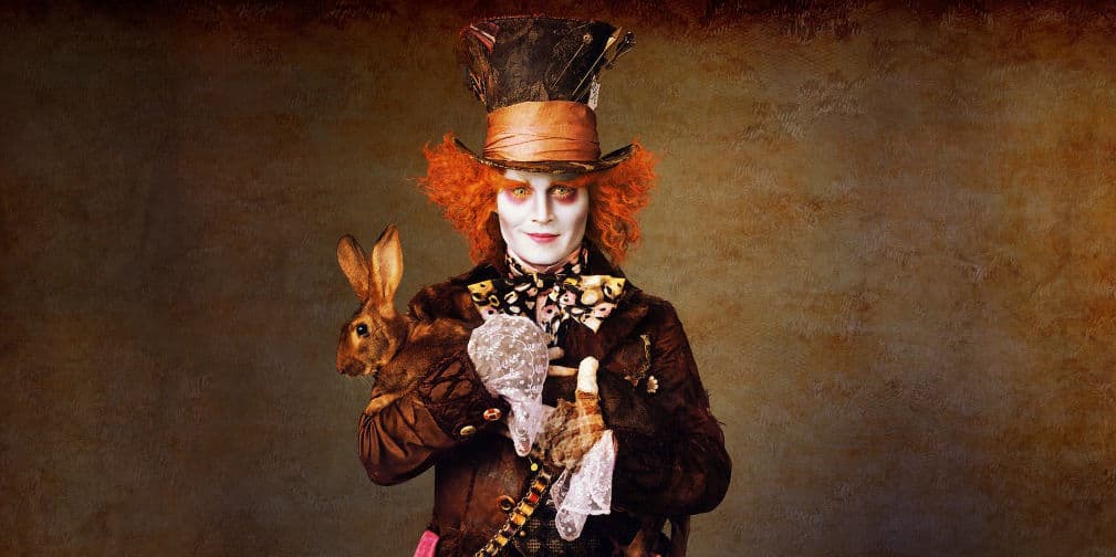 5. Alice in Wonderland (2010): Tim Burton reimaginó la clásica Alice in Wonderland, donde Depp interpretó al Mad Hatter.