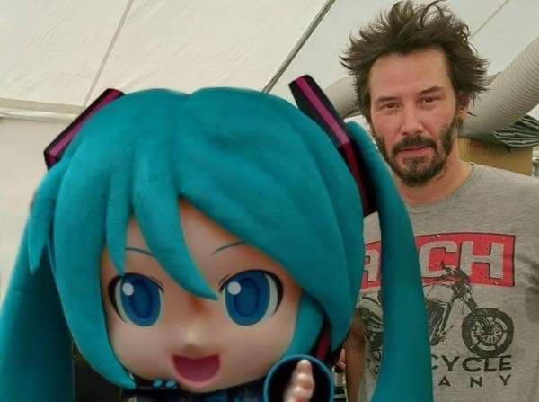 Un fan del anime que le gustan los perritos y la vida sencilla. En efecto, nos encanta Keanu.