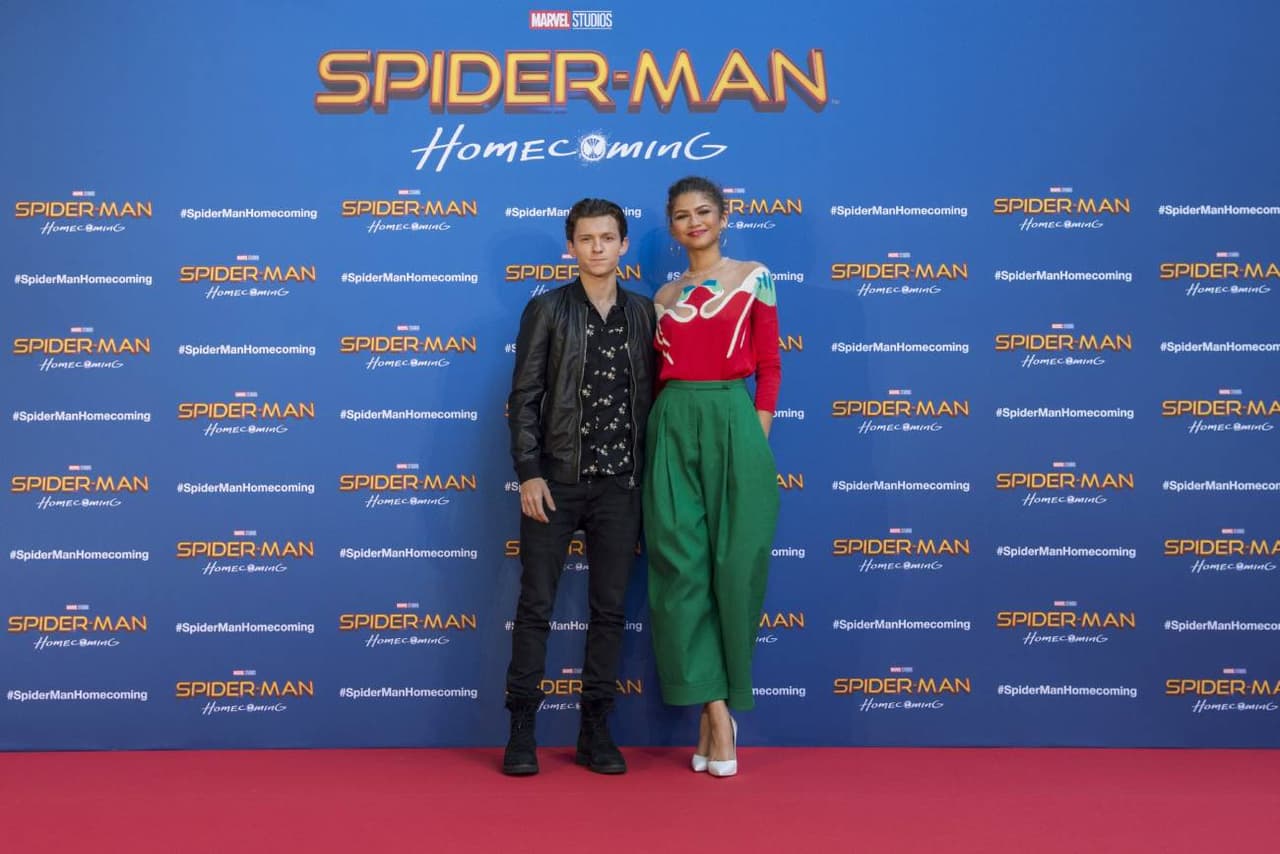¿Ya son novios? Tom Holland comparte foto de Zendaya en premier de Dune