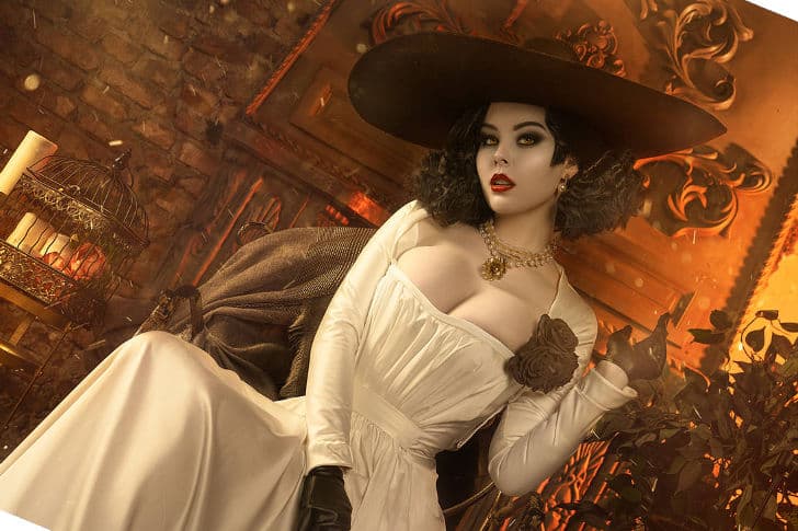 De la última entrega ya también hay cosplays, en especial de Lady Dimitrescu, como la que hizo @HellyValentine.