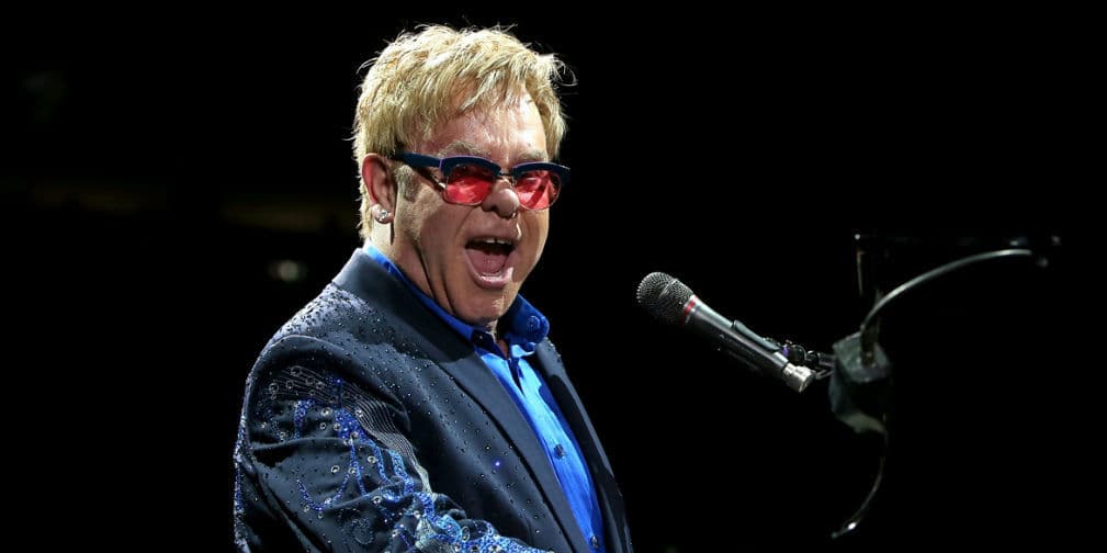 5. Elton John: El músico tiene un lenguaje de grueso calibre para referirse a propios y extraños.