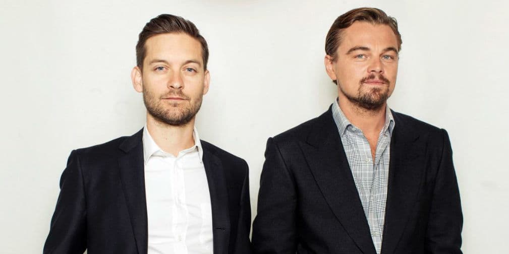 15. Tobey Maguire y Leonardo Di Caprio: Antes de conocer a Jonah Hill, su mejor amigo era Spiderman.