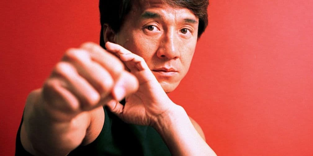 1. Jackie Chan (Hong-Kong): Artista marcial, comediante, cantante, actor, acróbata, doble de acción, director, guionista y productor cinematográfico.
