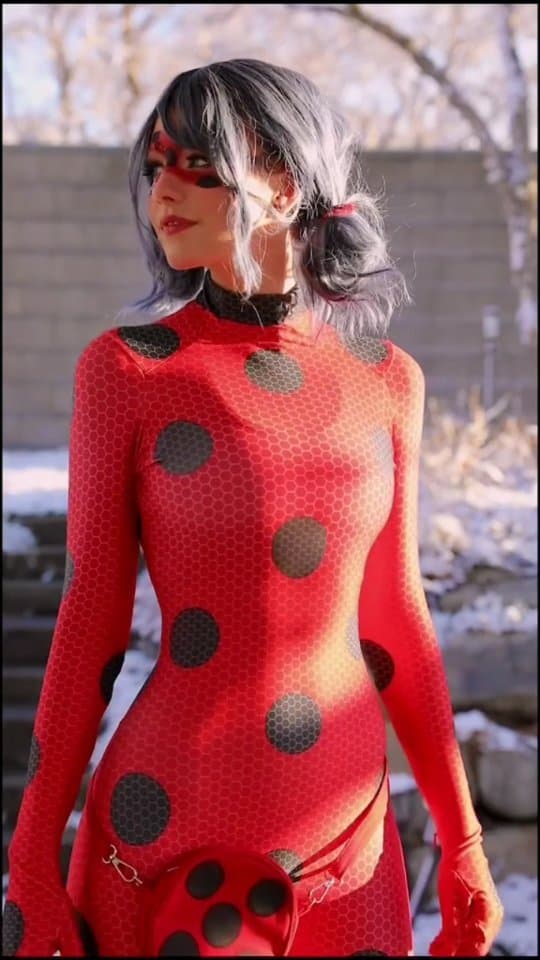 Tiene videos en su Tik Tok como Marinette transformada en Ladybug.