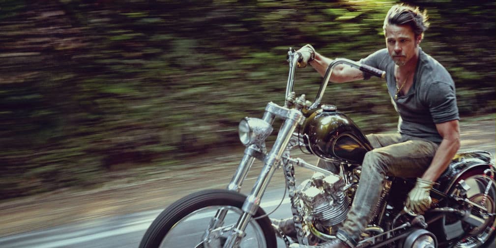 12. Brad Pitt: El rubio prefiere las motos para transportarse, aunque sólo pueda llevar a Angelina Jolie.
