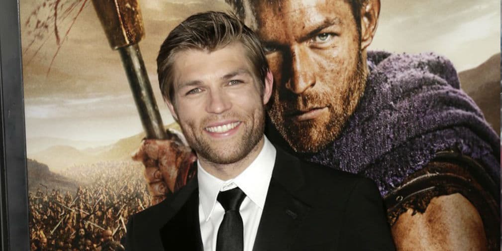 Liam McIntyre es un actor australiano conocido por haber interpretado a Espartaco en Spartacus: Vengeance.
