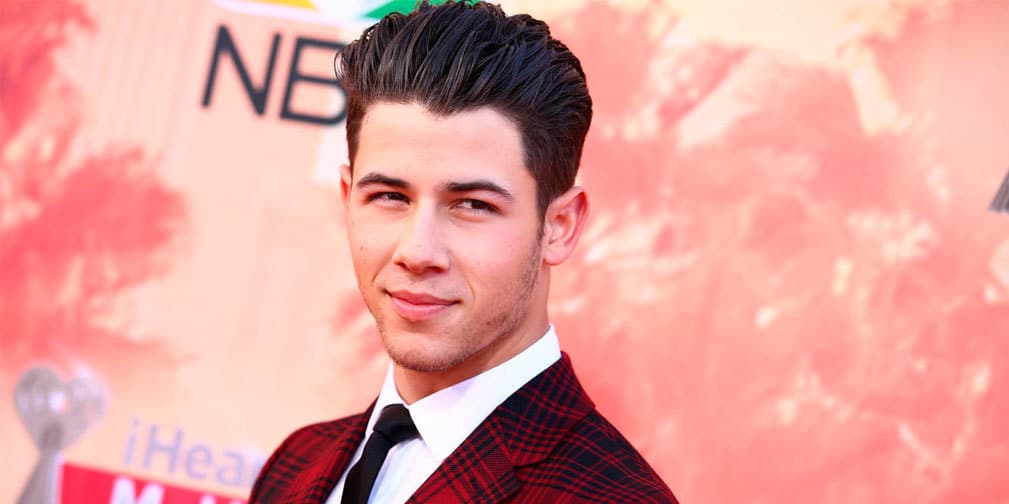 ¡Primera imagen de Nick Jonas en el set de Jumanji!