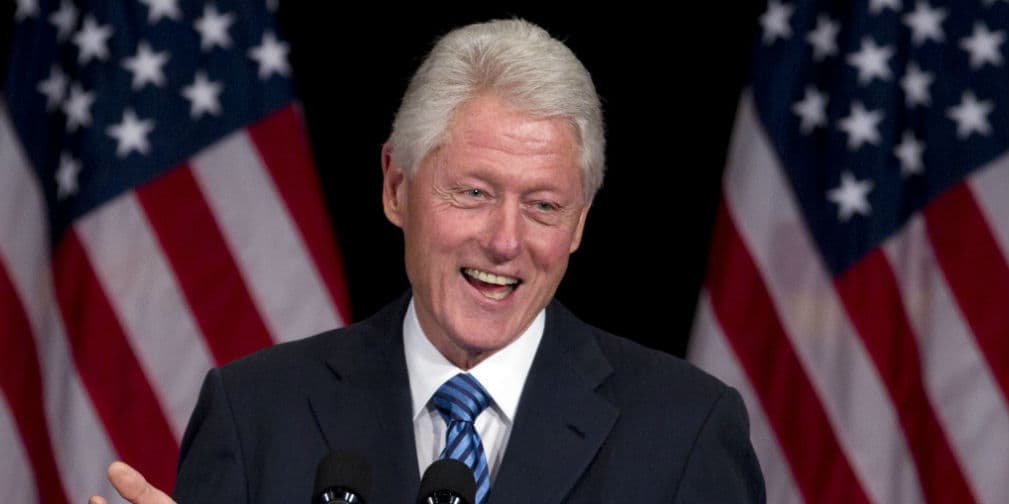2. Bill Clinton: Nació cuando su madre ya era viuda. Fue enviado a vivir con sus abuelos cuando aún era un niño.