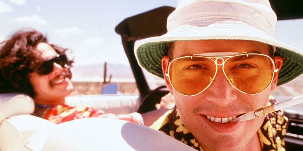 14. Fear and Loathing in Las Vegas (1998): En la peli Depp protagoniza a Raoul Duke, un periodista que viaja a Las Vegas con su abogado psicópata.
